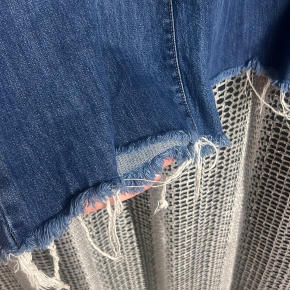 Universal Thread Cropped Jeans - Picture 5 of 6